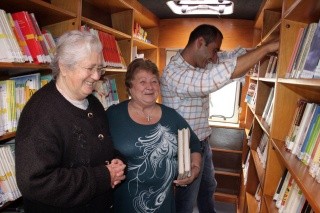 Bibliobus_Macur_Feira_320.jpg